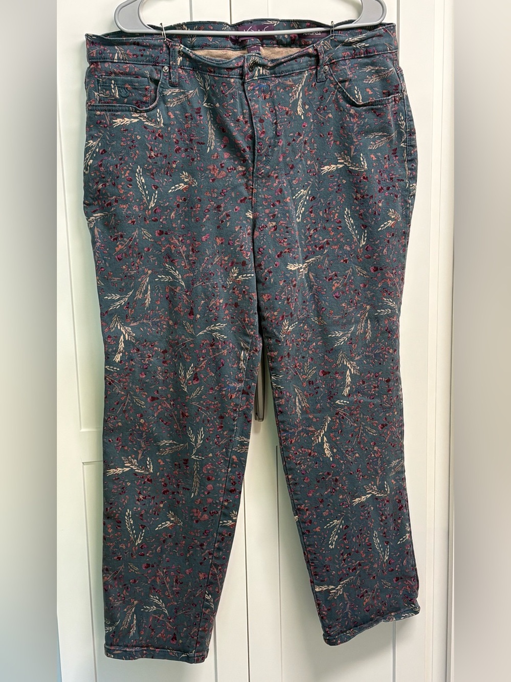 Gloria Vanderbilt, Sage green, Floral Ankle Jeans